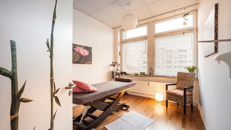 Petra Noll, Akupunktur - Shiatsu - Chinesische Kräuter in Hamburg